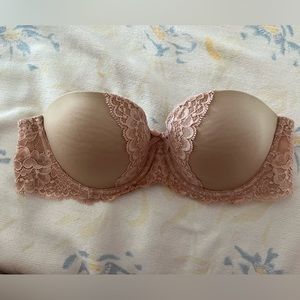 Victoria’s Secret strapless bra